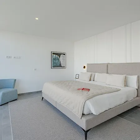 Estandar 1 - Casangular By Upper 阿德耶